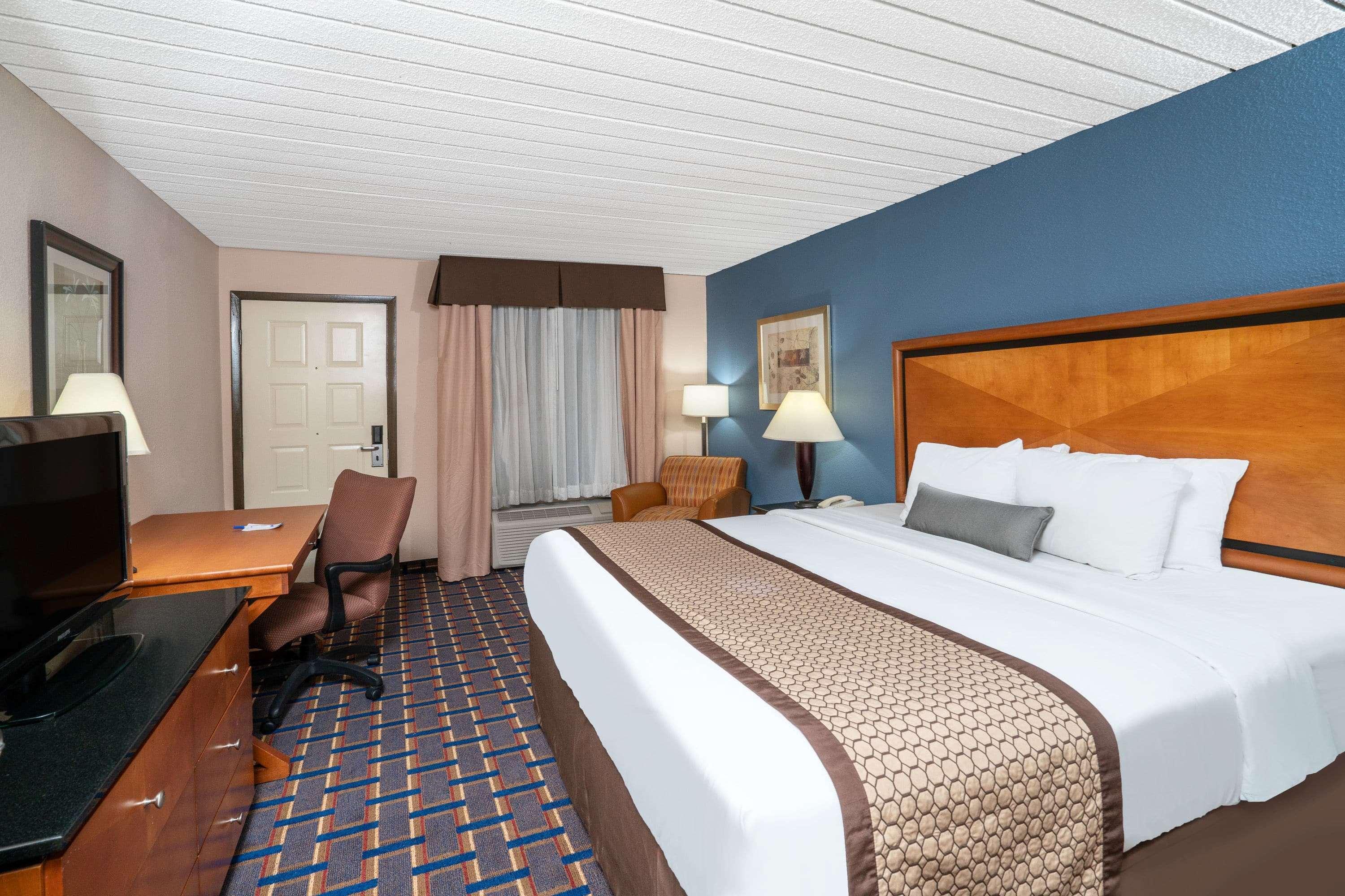 Baymont By Wyndham Knoxville I-75 Exterior photo