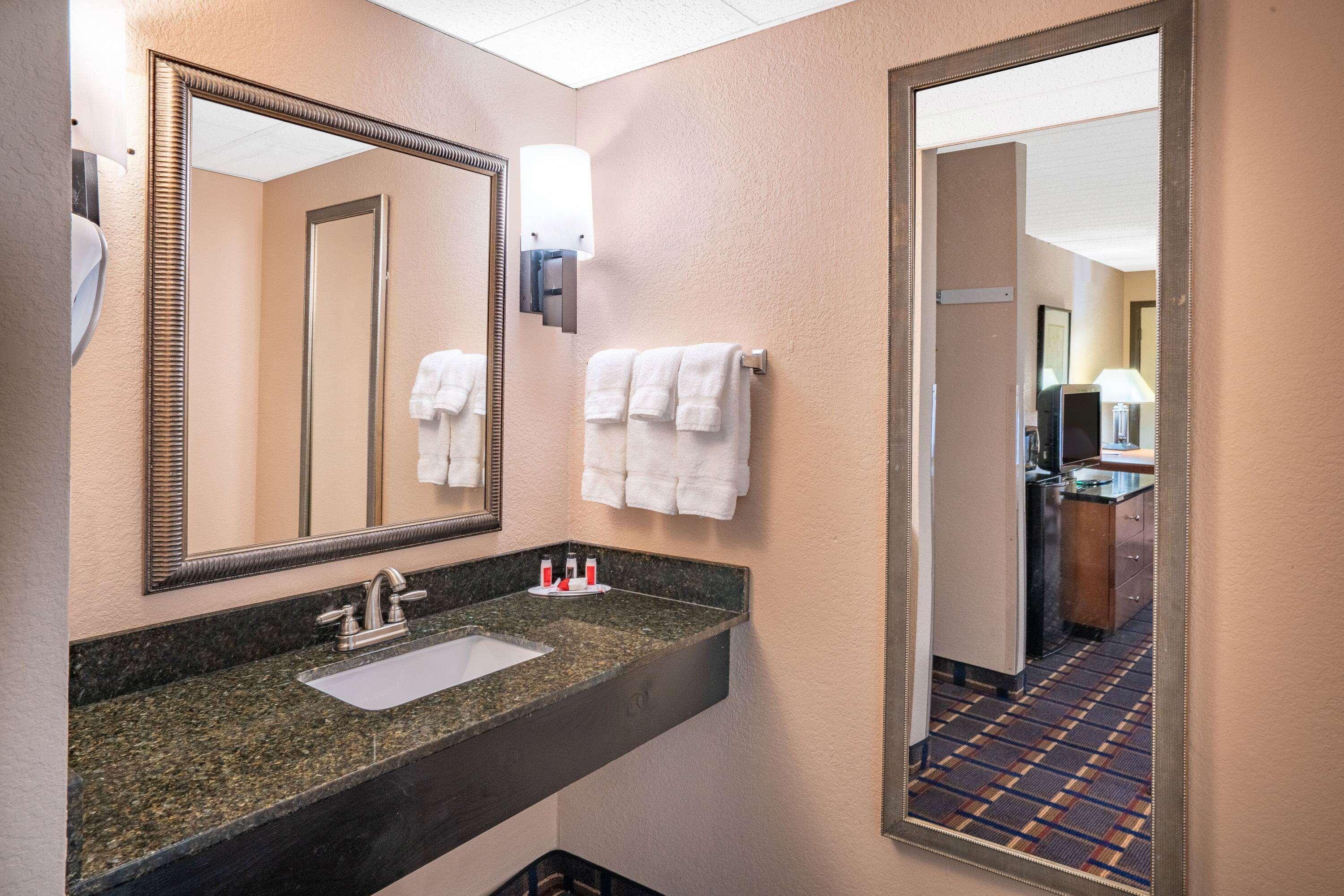 Baymont By Wyndham Knoxville I-75 Exterior photo