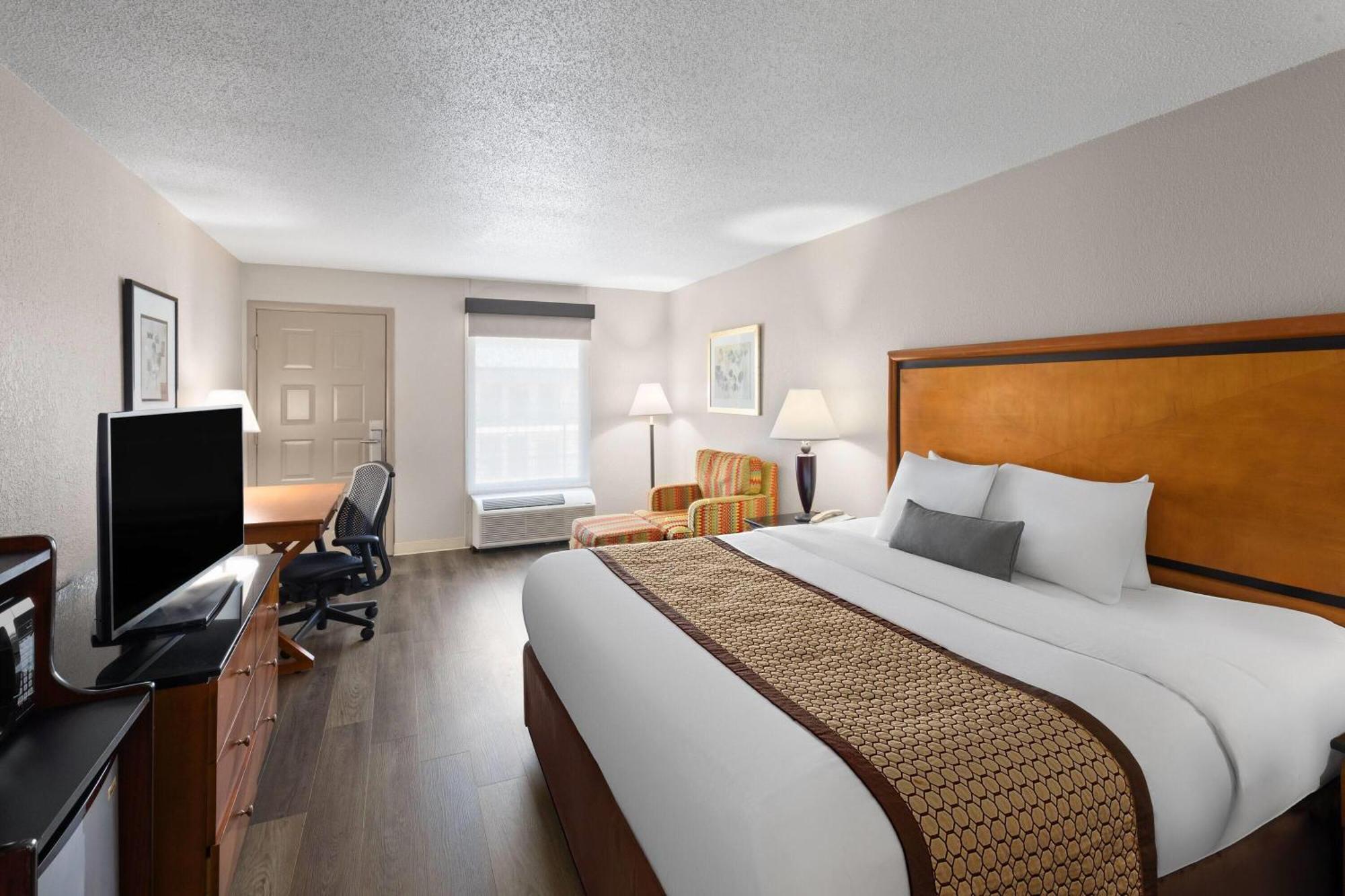 Baymont By Wyndham Knoxville I-75 Exterior photo