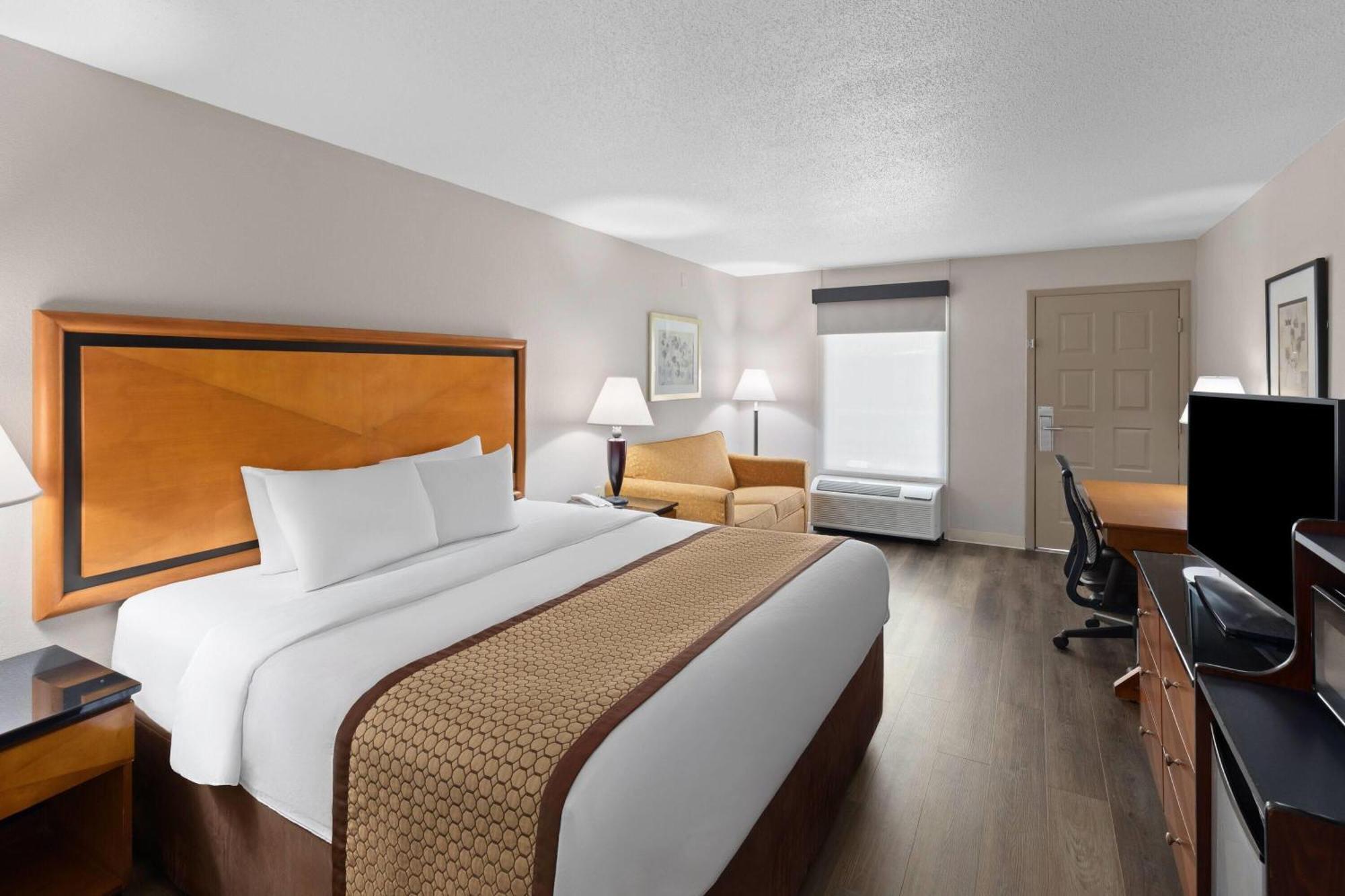 Baymont By Wyndham Knoxville I-75 Exterior photo