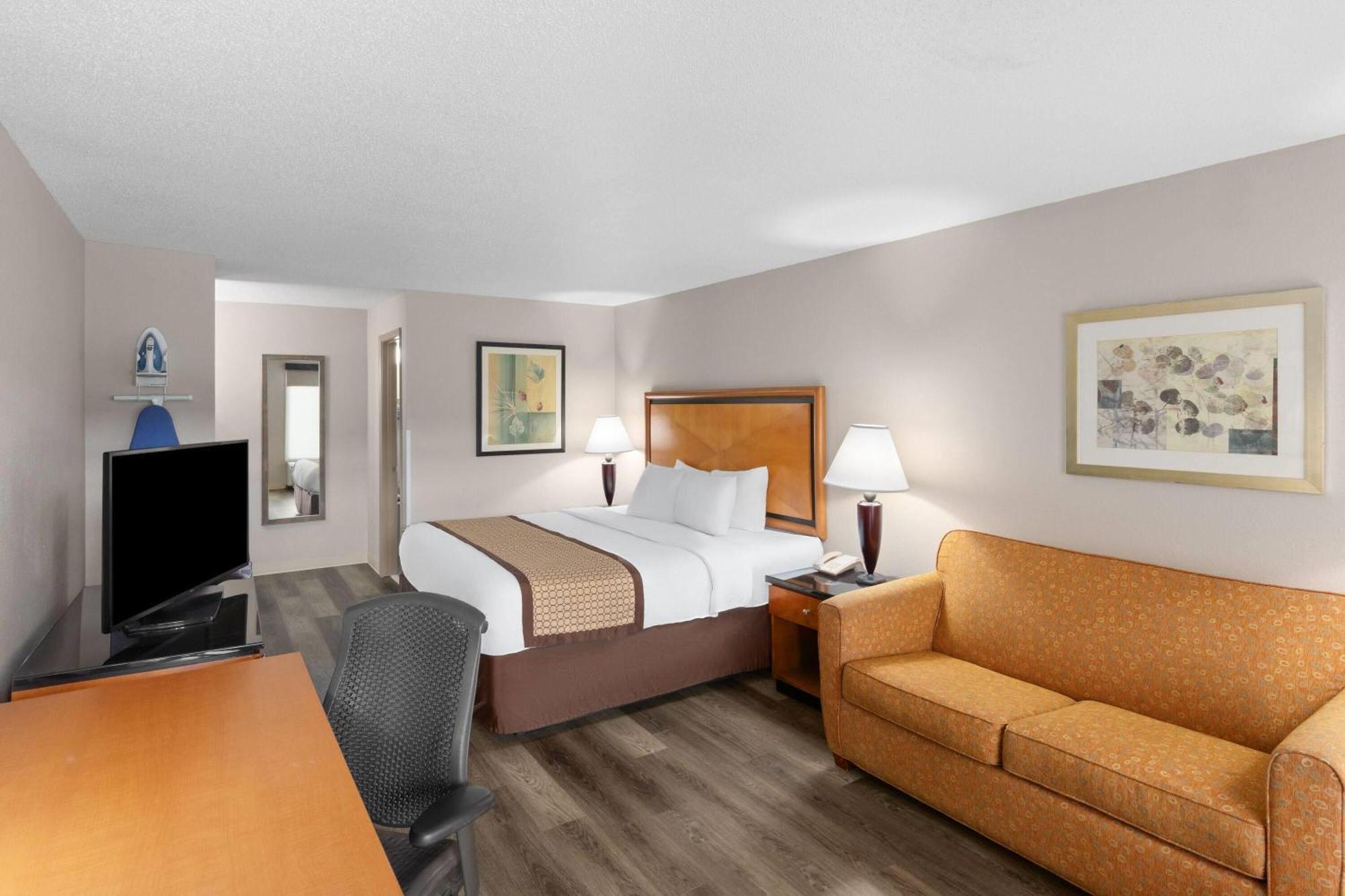Baymont By Wyndham Knoxville I-75 Exterior photo