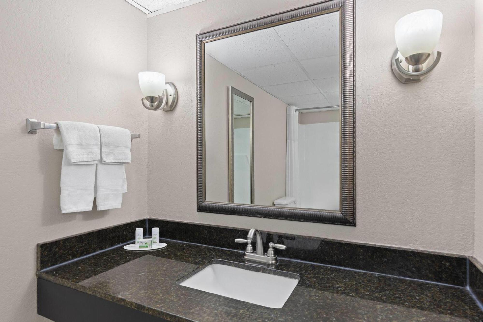 Baymont By Wyndham Knoxville I-75 Exterior photo
