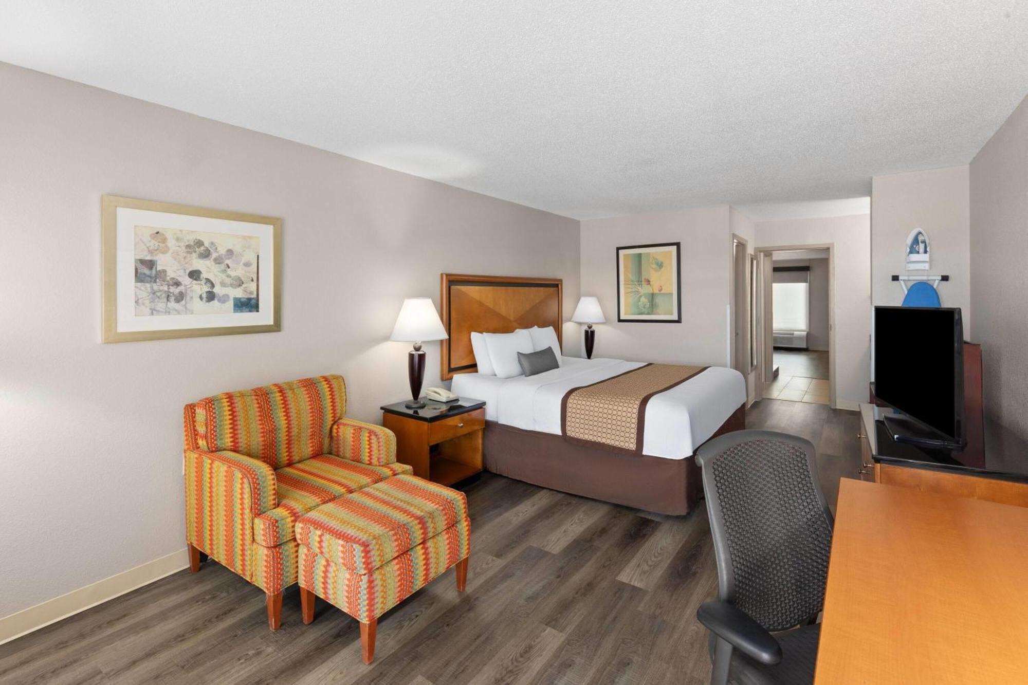 Baymont By Wyndham Knoxville I-75 Exterior photo