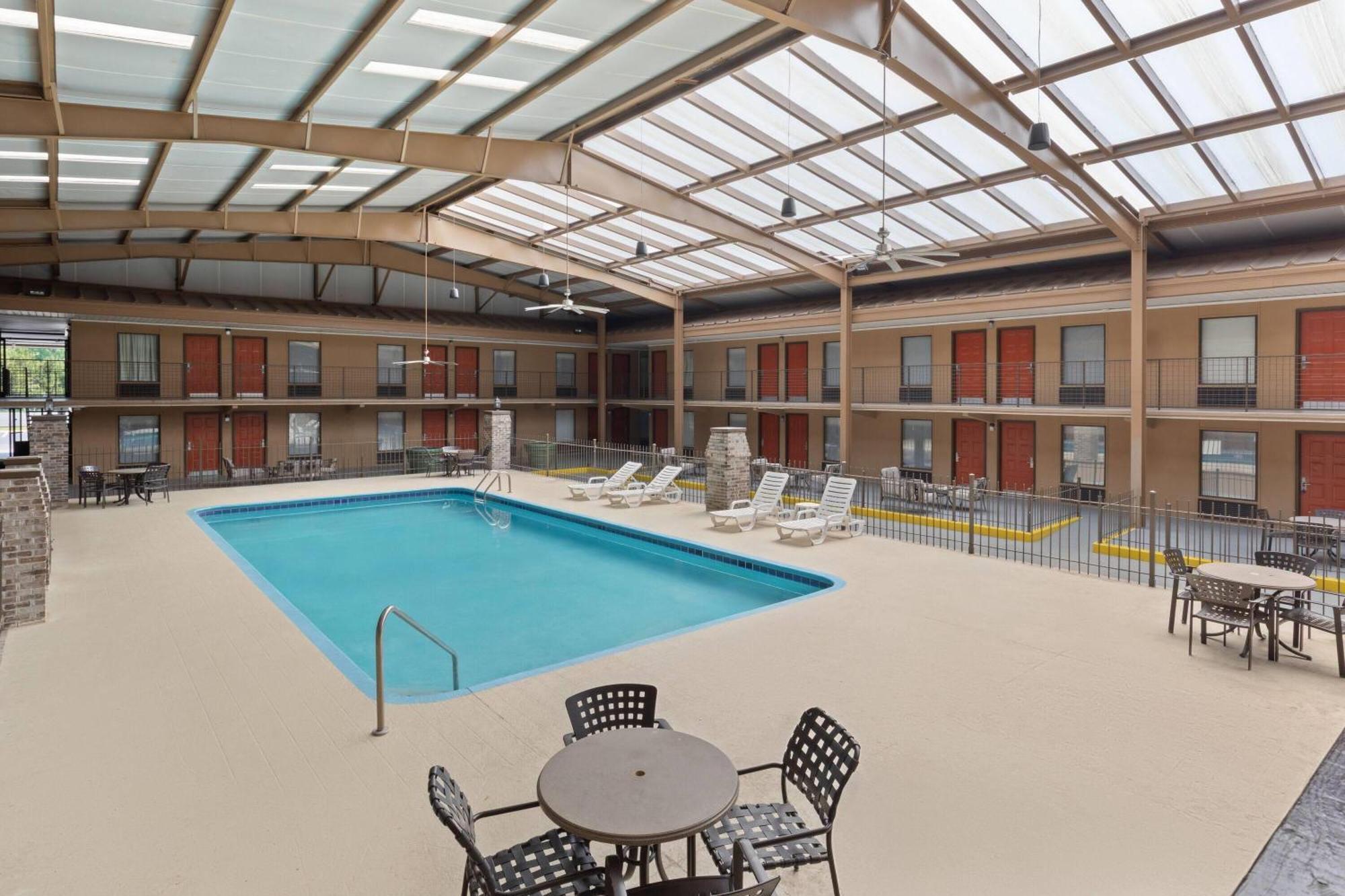 Baymont By Wyndham Knoxville I-75 Exterior photo