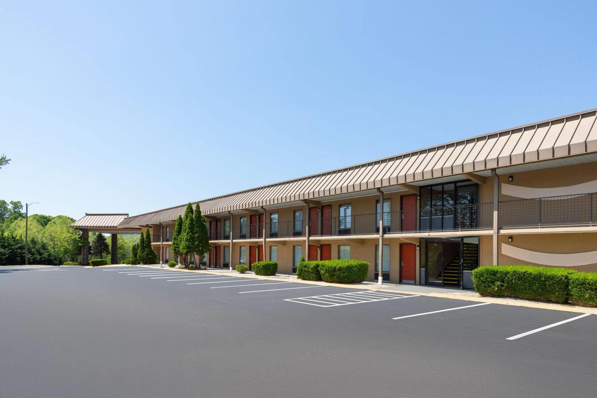 Baymont By Wyndham Knoxville I-75 Exterior photo