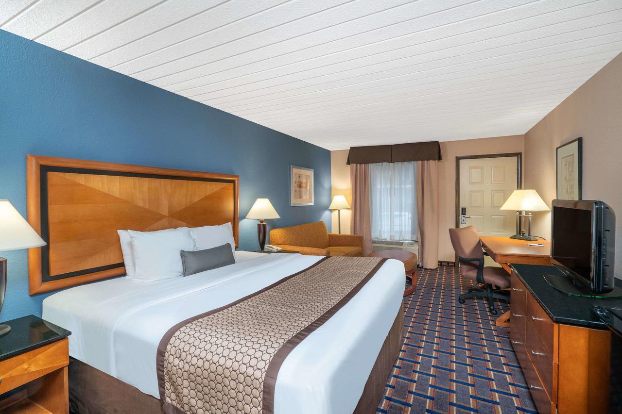 Baymont By Wyndham Knoxville I-75 Exterior photo