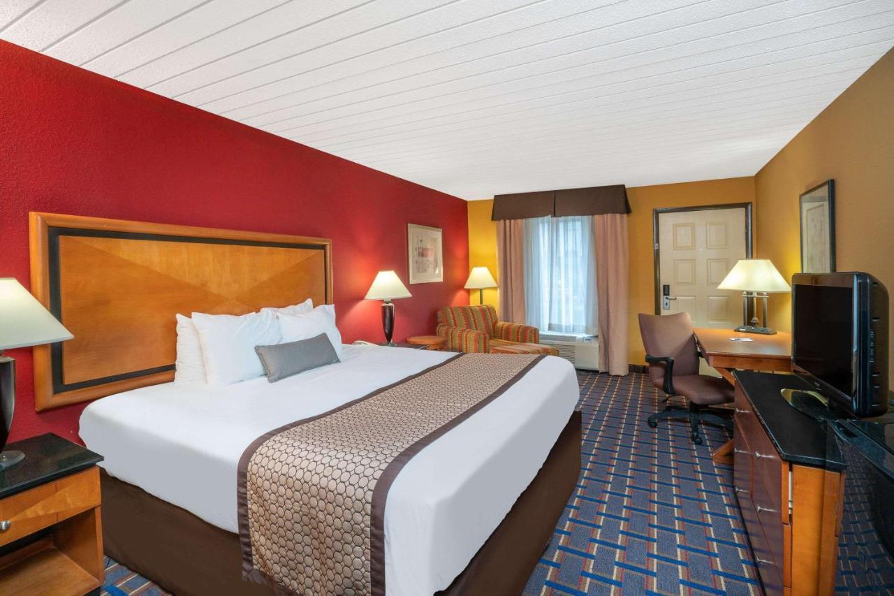 Baymont By Wyndham Knoxville I-75 Exterior photo