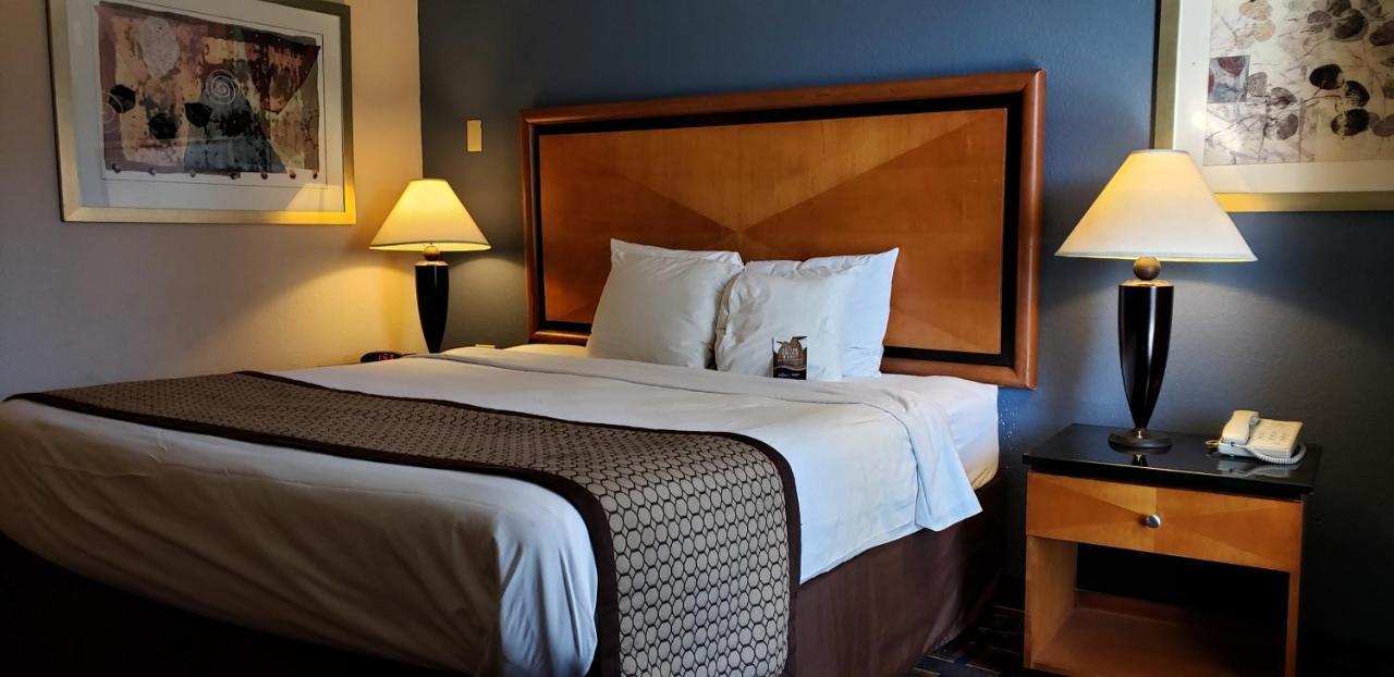 Baymont By Wyndham Knoxville I-75 Exterior photo